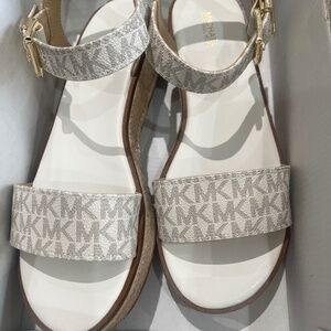 Michael Kors NWT 9 vanilla Richie Espadrille